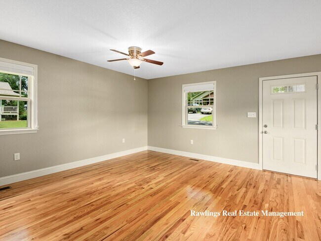 Foto del edificio - Charming Weaverville Bungalow