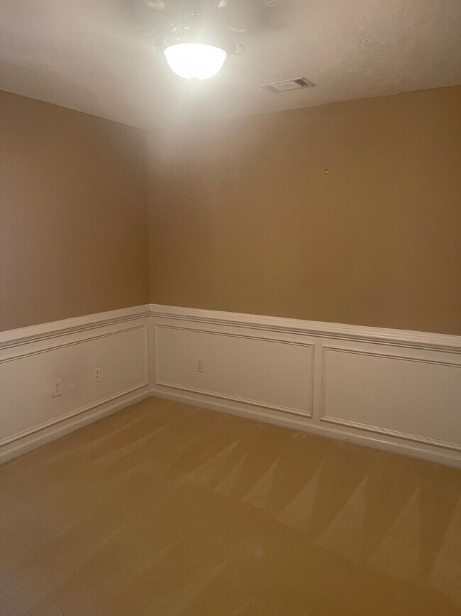 Building Photo - 322 Hogan Way