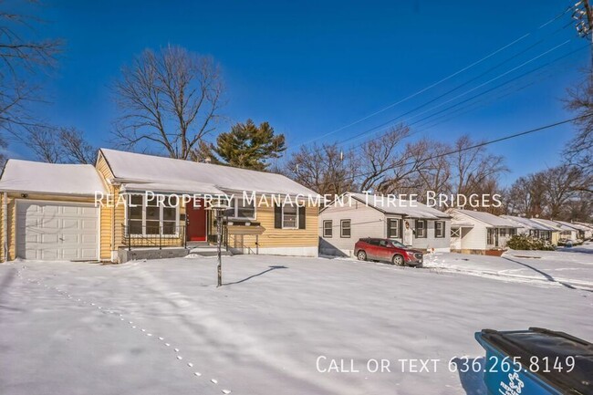 Building Photo - Charming Glasgow Village 3br/1ba House - S...