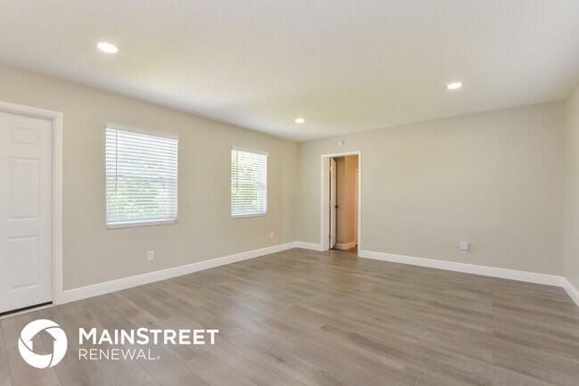 Foto del edificio - 983 N Waycross Cir