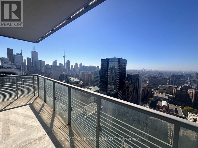 Photo du bâtiment - 386-3386 Yonge St