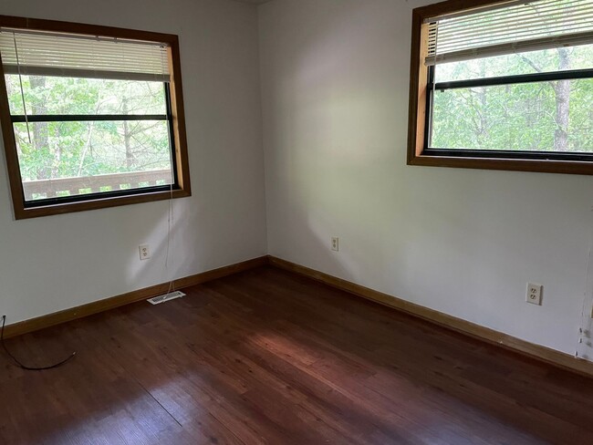 Building Photo - Puma Duplex