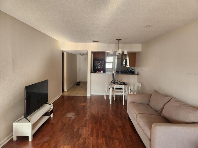 Foto del edificio - 2962 Plaza Terrace Dr