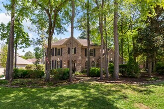 Building Photo - 10 Scenic Mill Pl