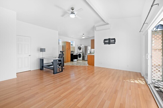 Building Photo - 1 Bedroom attached unit with mountain view
