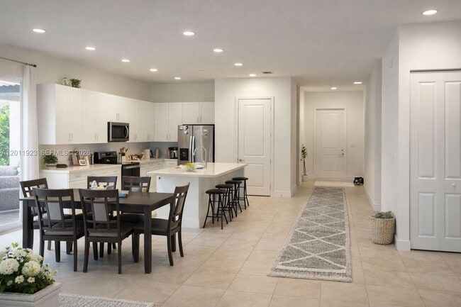 Building Photo - 4993 Ofanto Ln