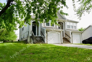 Building Photo - 102 E Pacific Dr
