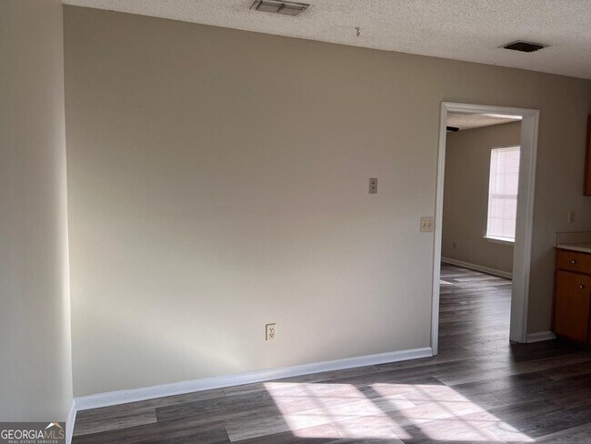 Building Photo - 39 Talbot Ct