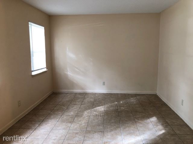 Building Photo - 3 br, 1.5 bath  - 3925 Overland Hts Apt D