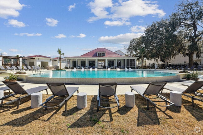Building Photo - Waterside at Pepper Hall
