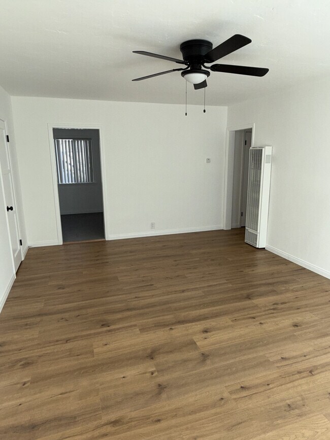 Sala de estar - 6314 1/2 Overhill Dr