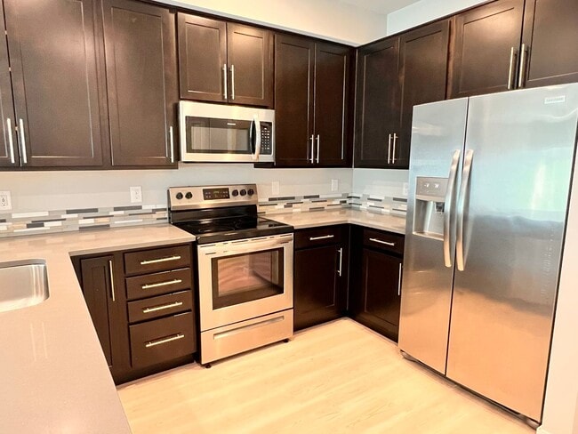 Building Photo - 3Bd/3Ba Lynnwood Townhouse