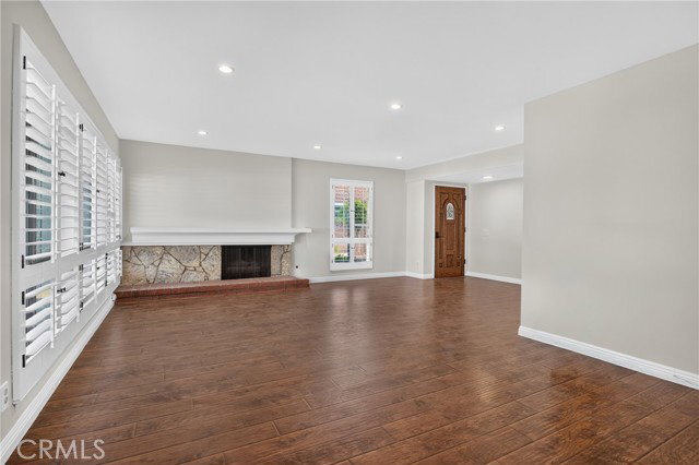 Building Photo - 9624 Swinton Ave