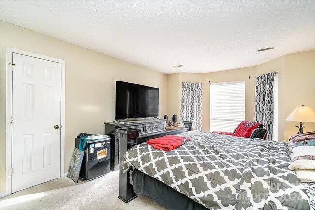 Foto del edificio - 2027 Killarney Pl