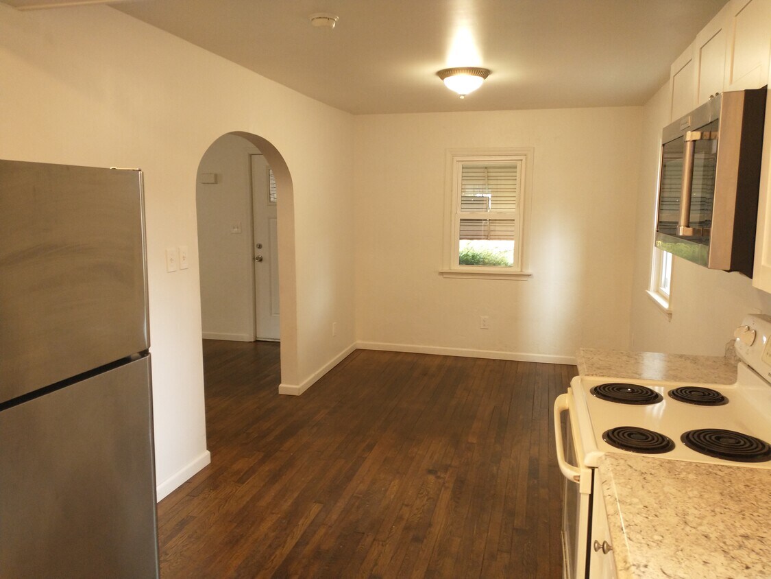 Building Photo - 337 Monongahela Ave
