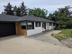 Building Photo - 1530 Eastmont Ave