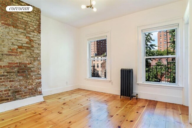 Foto del edificio - 129 Clifton Pl