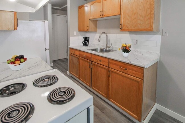 Building Photo - Rockcliffe Manor Apartments