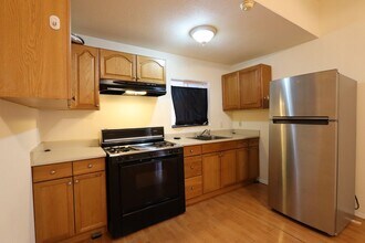 Building Photo - 1402 Lusitana St