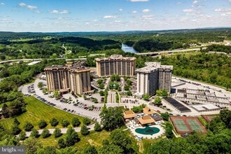 Building Photo - 10218 Valley Forge Cir