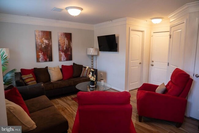 Building Photo - 506 Edelen Station Pl