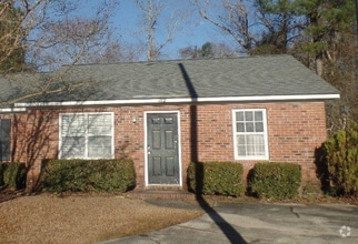 Building Photo - 102 Easy St