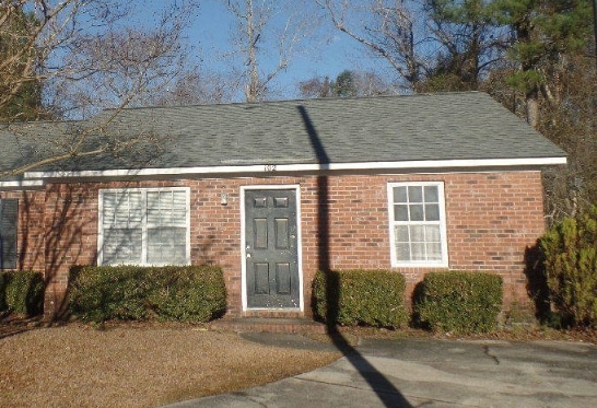Primary Photo - 102 Easy St