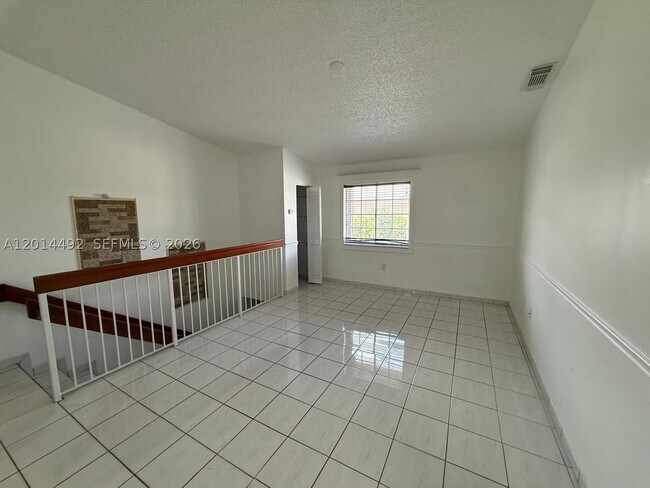 Building Photo - 2212 W 74th St