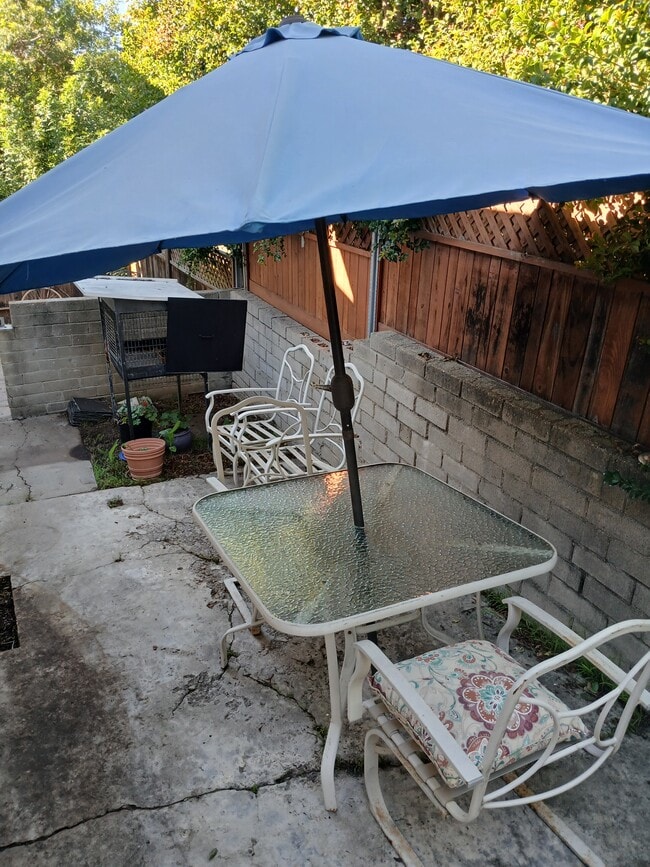 Foto del edificio - 7848 Normal Ave