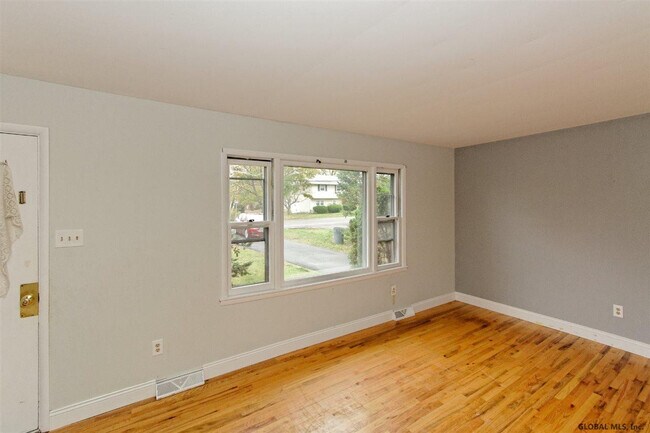 Building Photo - 238 A Old Niskayuna Rd