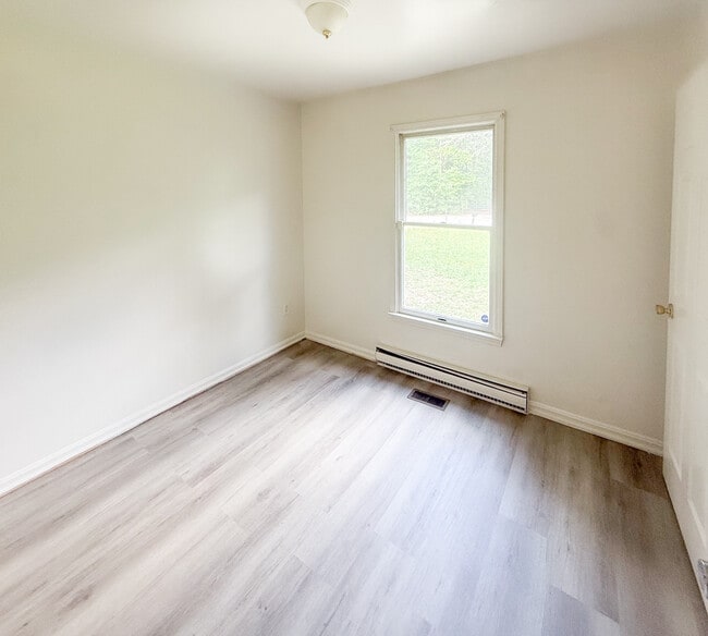 Building Photo - 496 Lancaster Creek Dr