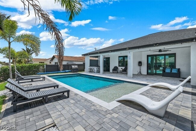Foto del edificio - 2419 Country Club Blvd