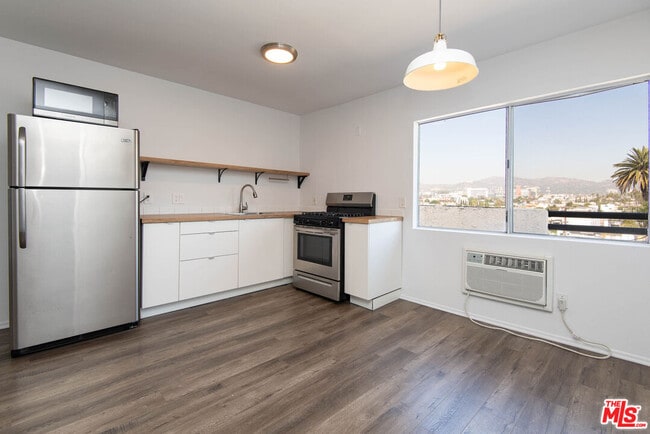 Building Photo - 3933 Marathon St