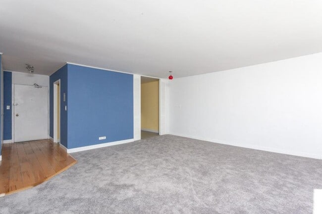 Building Photo - 1 bedroom in Chicago IL 60640