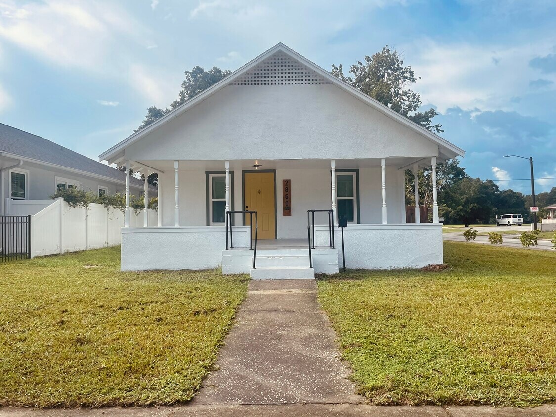 Foto principal - 2860 4th Ave S