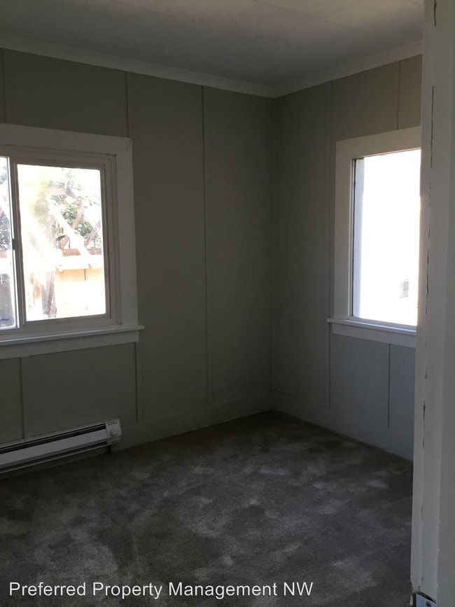 Building Photo - 2618 Oakes Ave