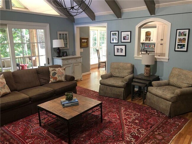 Foto del edificio - 2823 Ridge Valley Rd NW