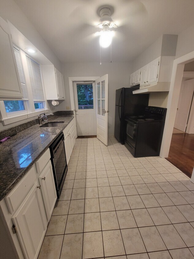 4 Tremont St Unit 1, Cos Cob, CT 06807 4 Tremont St Cos Cob, CT