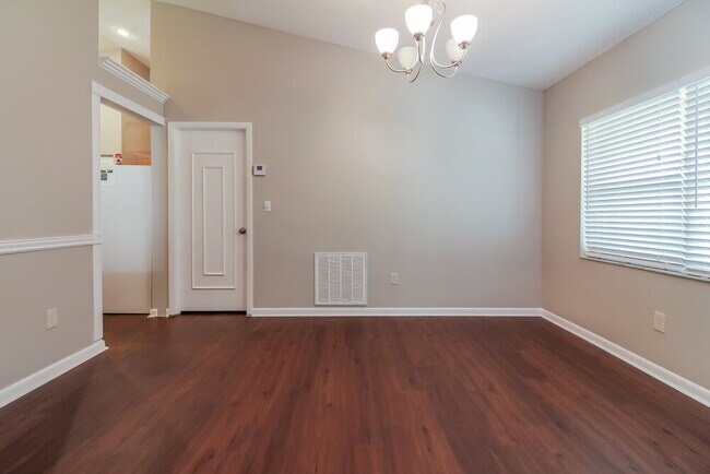 Building Photo - 10815 Paso Fino Dr