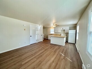 Building Photo - 804 7th St