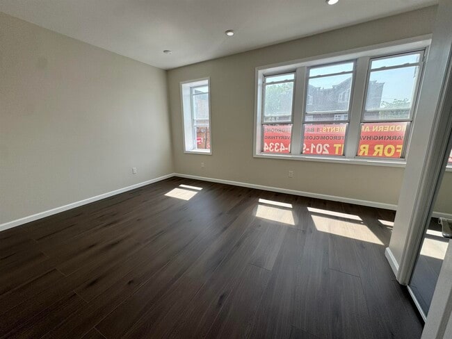 Building Photo - 565 West Side Ave