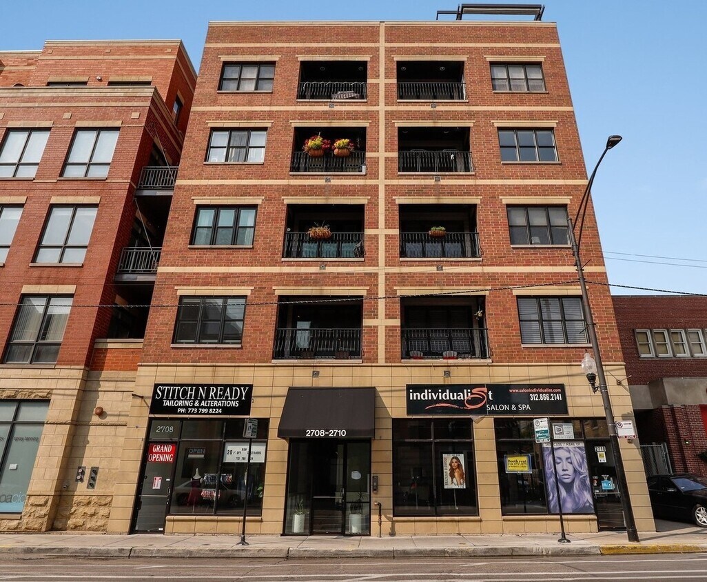 Primary Photo - 2708 N Halsted St