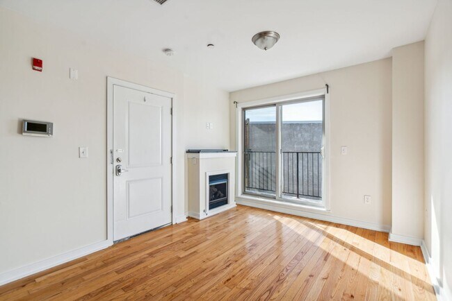 Foto del edificio - 3002 W Girard Ave