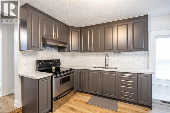 Photo du bâtiment - 30 Elm St