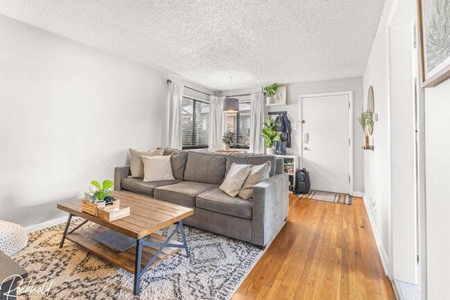 Photo - 524 Detroit St Apartment