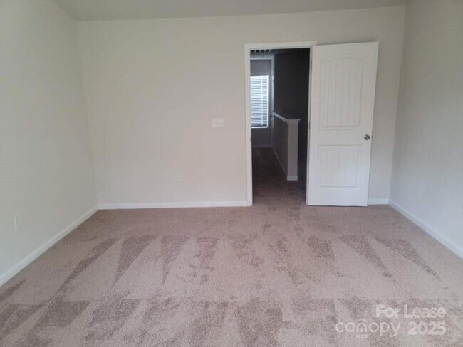 Foto del edificio - 9433 Creedmore Hills Dr