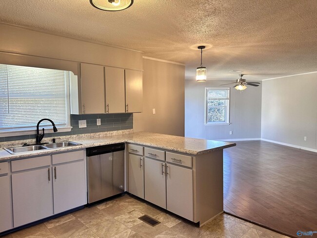 Foto del edificio - 10302 Picadilly Ln SW