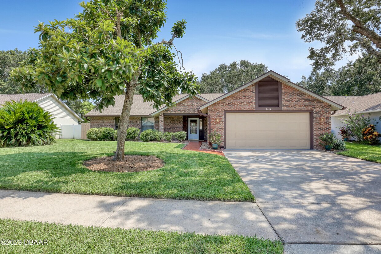Primary Photo - 4012 N Waterbridge Cir