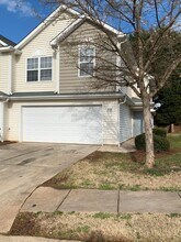 Building Photo - 205 Clusters Cir