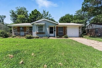 Building Photo - 1115 Glenn Dr